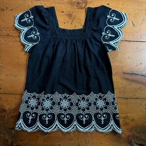 Black white embroidered boxy square short sleeve cotton blouse medium